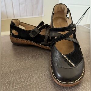 Romika Mokassetta Black Leather and Suede Mary Jane Comfort Flats Size 38